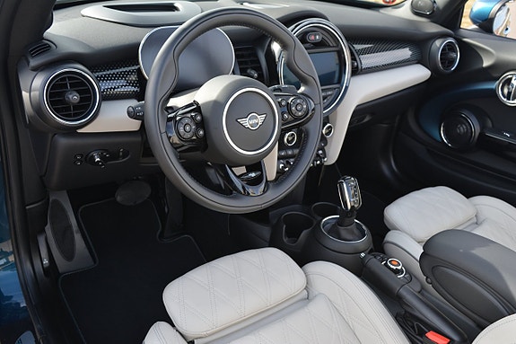 MINI Cooper S 23 of 30