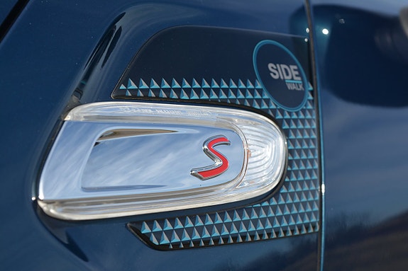 MINI Cooper S 17 of 30