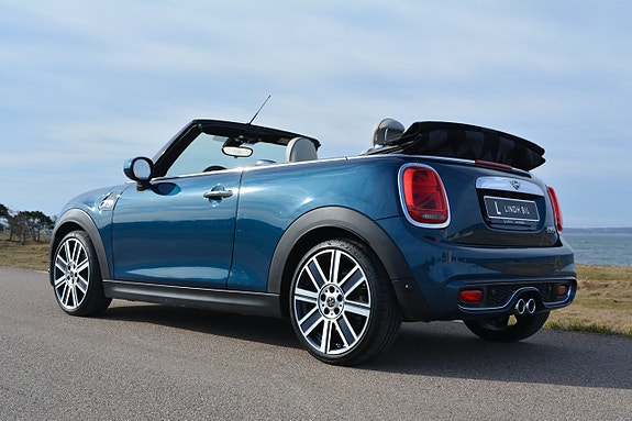 MINI Cooper S 7 of 30