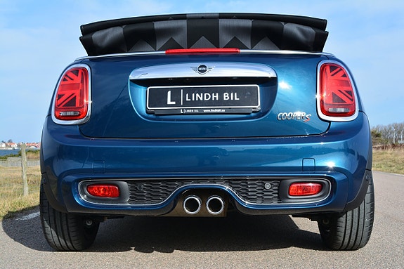 MINI Cooper S 10 of 30