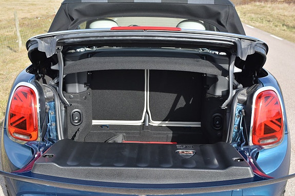 MINI Cooper S 21 of 30