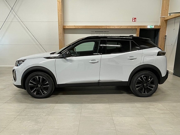 Peugeot 2008 2 of 5