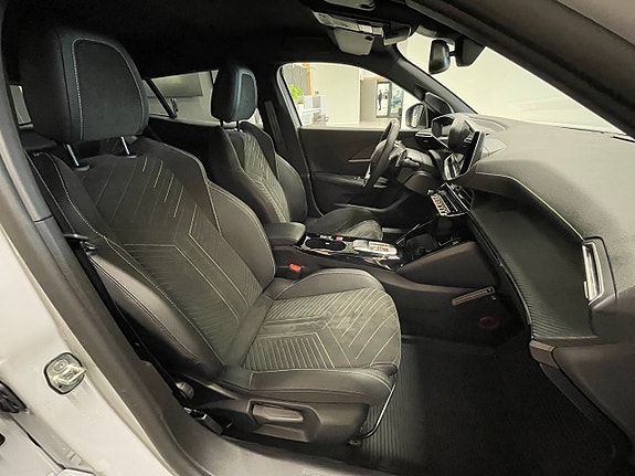 Peugeot 2008 7 of 19