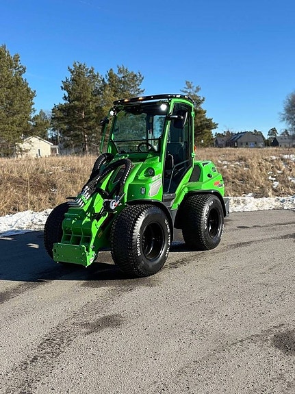 Avant 860i Kompaktlastare BLACK EDITION 2026 3 of 6