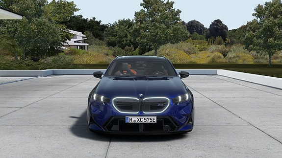 BMW M5 3 of 13