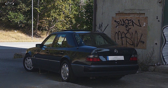 Mercedes-Benz E50 3 of 23