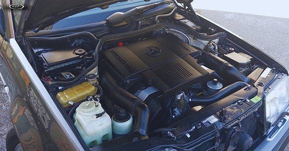Mercedes-Benz E50 18 of 23