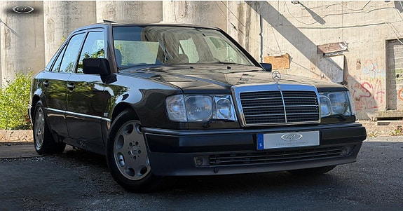 Mercedes-Benz E50 7 of 23