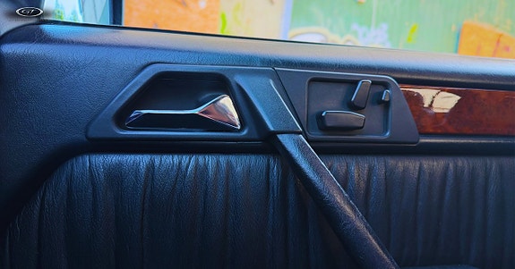 Mercedes-Benz E50 12 of 23