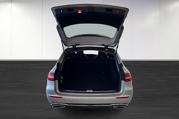 Mercedes-Benz E220 12 of 12