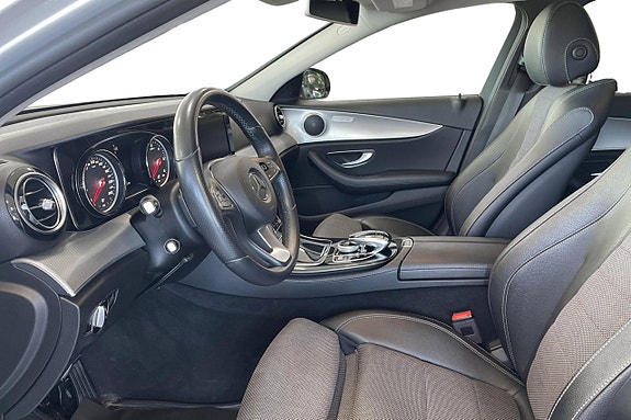 Mercedes-Benz E220 11 of 12