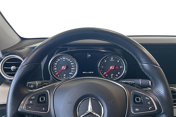 Mercedes-Benz E220 7 of 12
