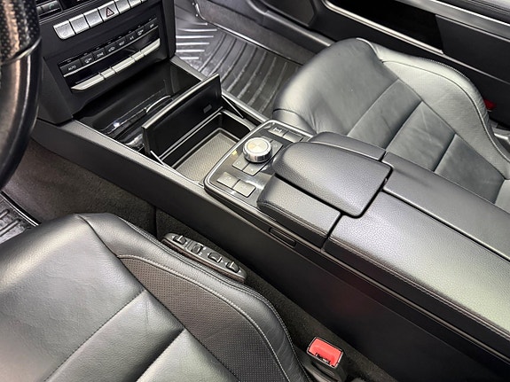 Mercedes-Benz E500 10 of 11