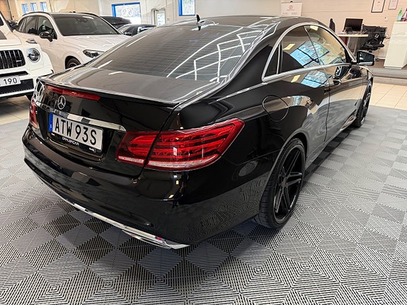 Mercedes-Benz E500 5 of 5