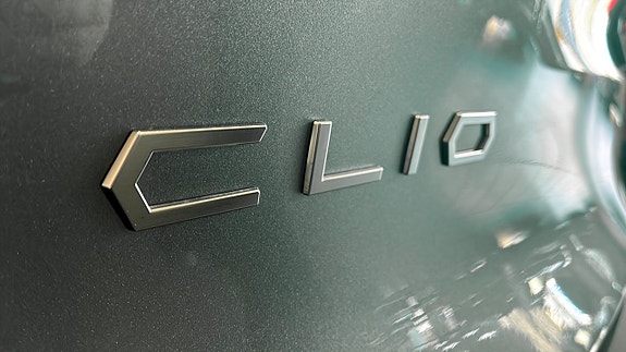 Renault Clio 25 of 26