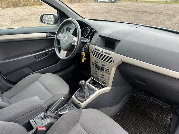 Opel Astra 9 of 13