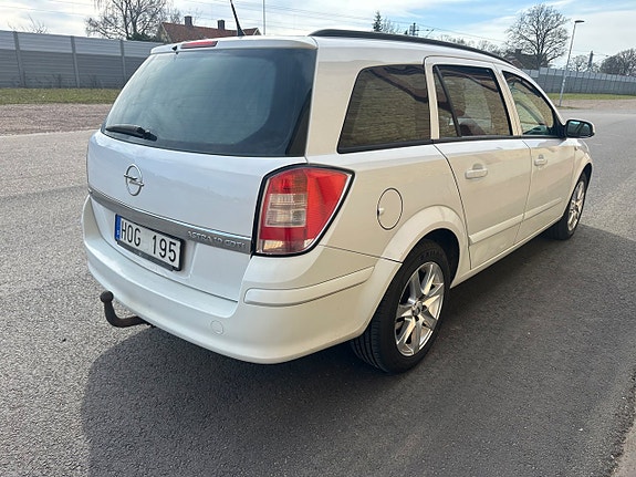 Opel Astra 4 of 5
