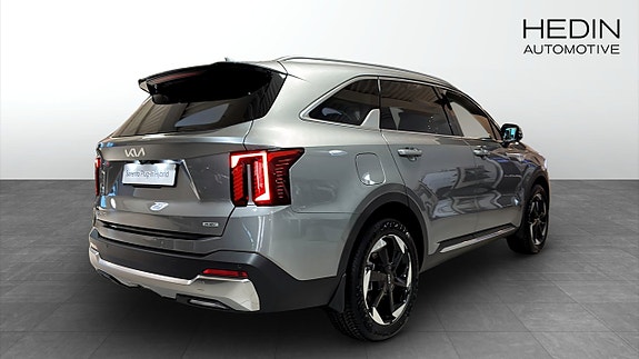 Kia Sorento 2 of 5