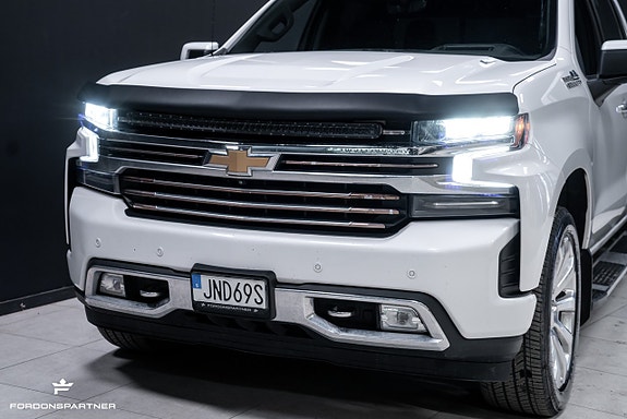 Chevrolet Silverado 1500 2 of 5