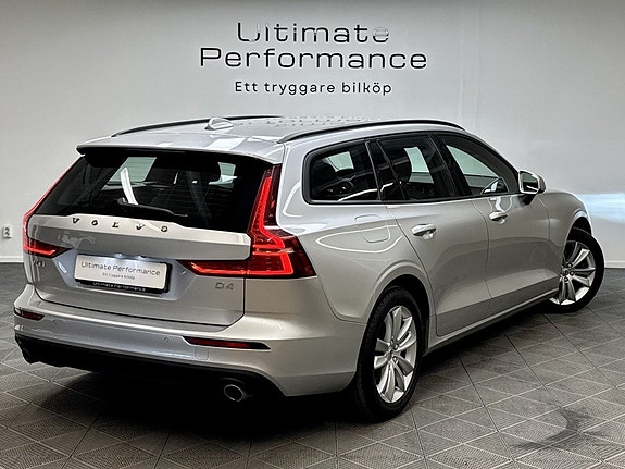 Volvo V60 2 of 5