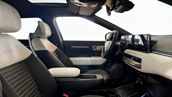 Kia EV4 3 of 10