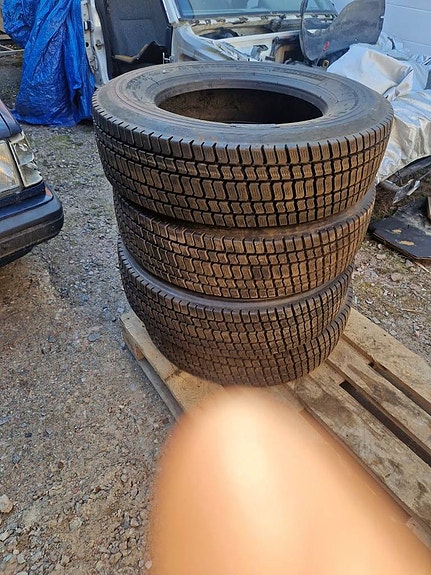 19 st regumerade däck 205/75R 17.5