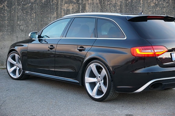 Audi RS4 6 of 28