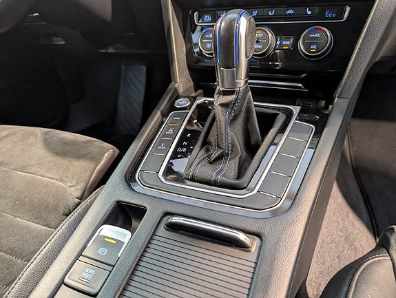 Volkswagen Passat 8 of 22