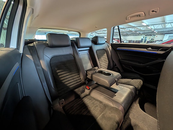 Volkswagen Passat 18 of 22