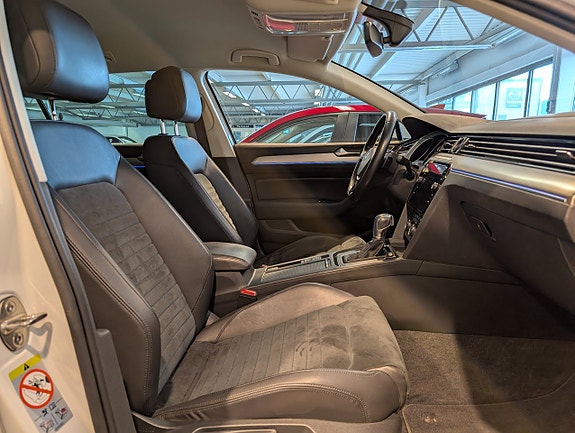 Volkswagen Passat 7 of 22
