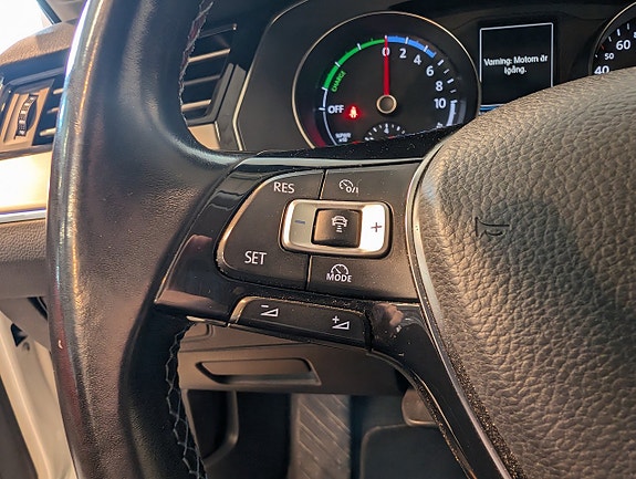 Volkswagen Passat 14 of 22