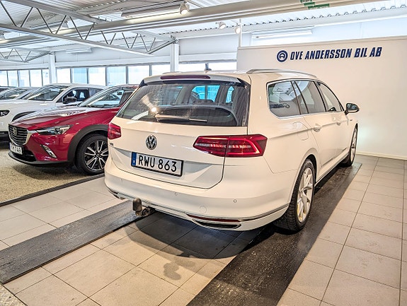 Volkswagen Passat 4 of 22