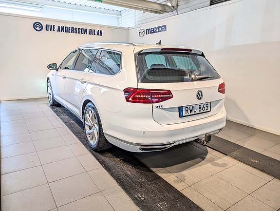 Volkswagen Passat 3 of 22
