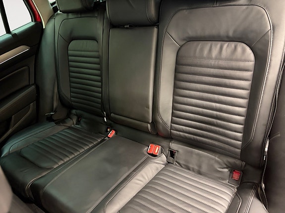 Volkswagen Passat 11 of 14