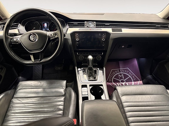 Volkswagen Passat 7 of 14
