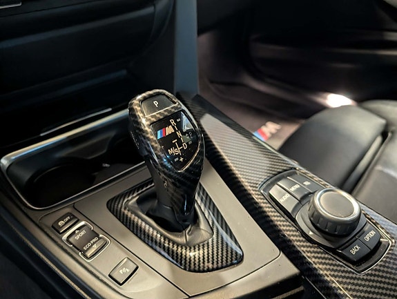 BMW 320d 12 of 15