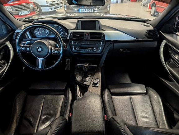 BMW 320d 10 of 15