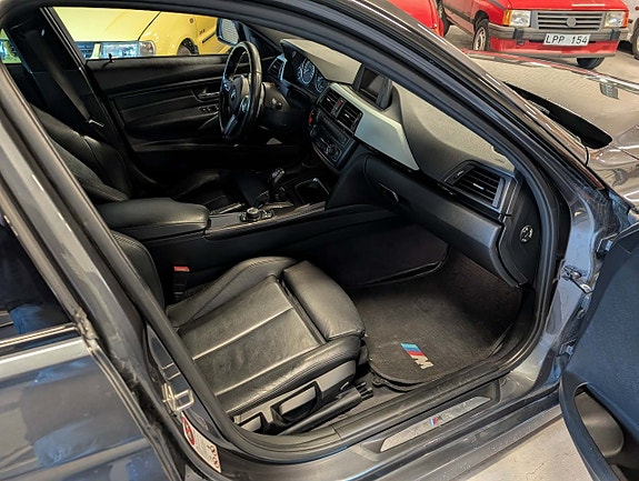 BMW 320d 7 of 15
