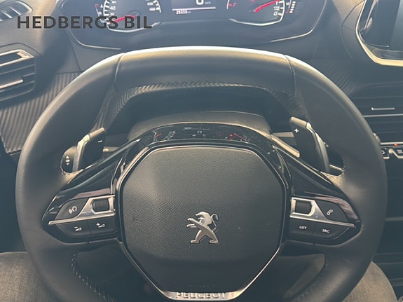 Peugeot 208 2 of 16