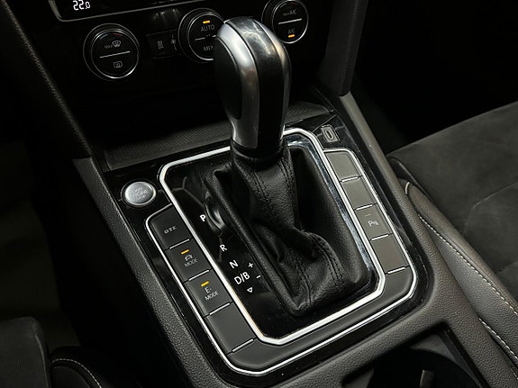 Volkswagen Passat 16 of 20
