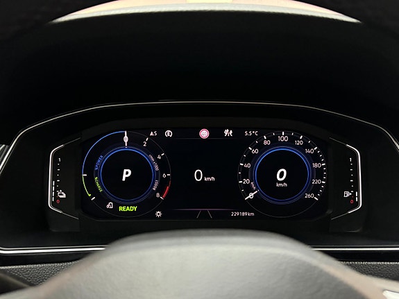 Volkswagen Passat 11 of 20