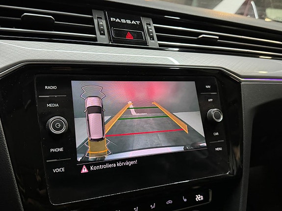 Volkswagen Passat 15 of 20