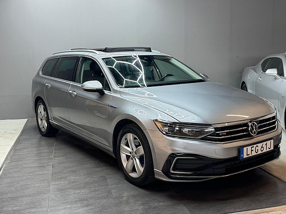 Volkswagen Passat 2 of 5