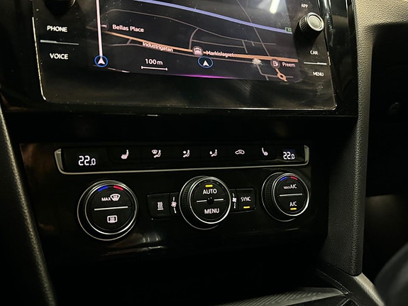 Volkswagen Passat 13 of 20