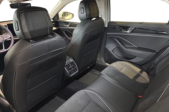 Volkswagen Passat 24 of 26