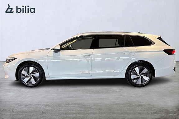 Volkswagen Passat 2 of 5