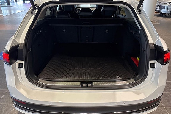 Volkswagen Passat 25 of 26