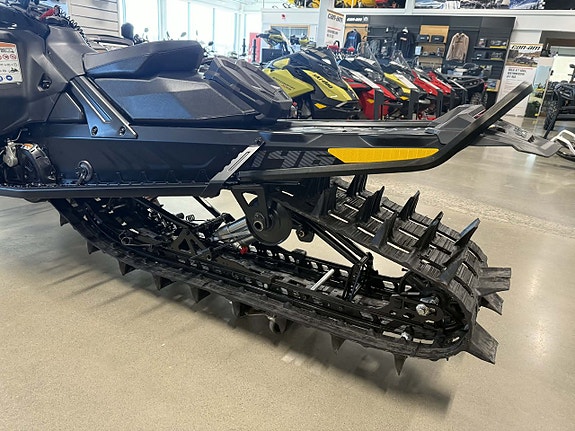 Ski-Doo Summit EXPERT 850 E-TEC TURBO R 147" MOMS 5 of 6