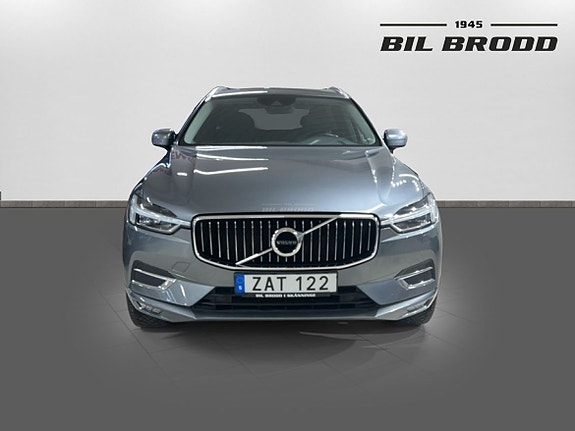 Volvo XC60 2 of 15