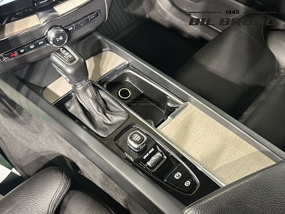 Volvo XC60 12 of 15